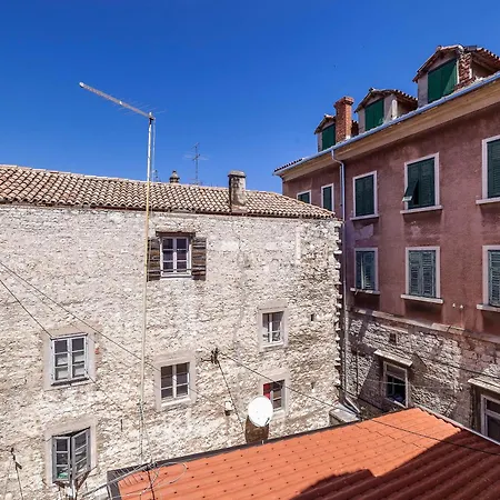 Apartments Palace Rialto 4*
