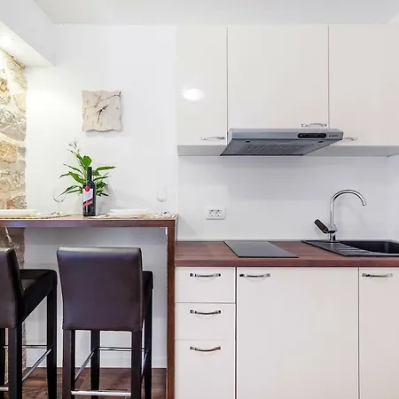 Apartments Palace Rialto Guest house 4*