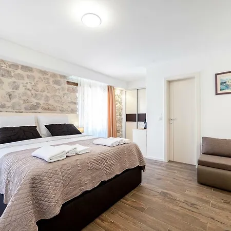 Guest house Apartments Palace Rialto Sibenik