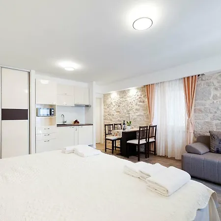 Apartments Palace Rialto Guest house Sibenik