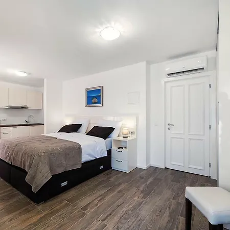 Apartments Palace Rialto Guest house