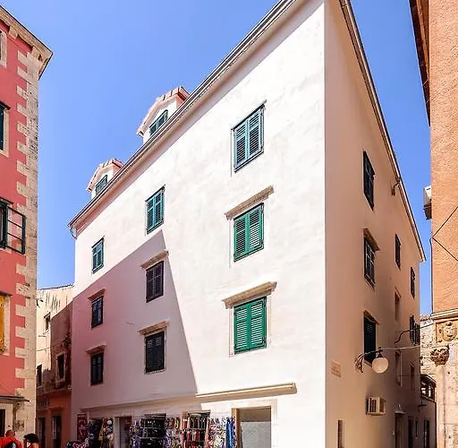 בית הארחה Palace Rialto 4*