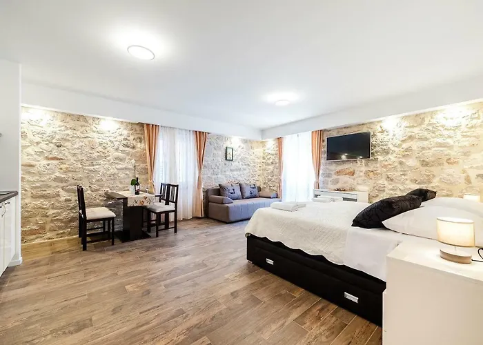 Palace Rialto בית הארחה 4*