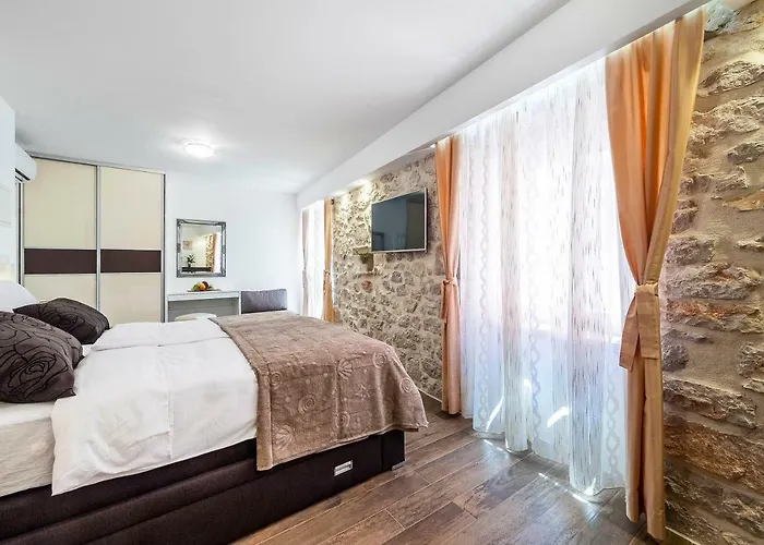 Palace Rialto בית הארחה