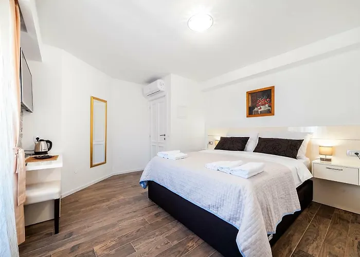 Palace Rialto שיבניק